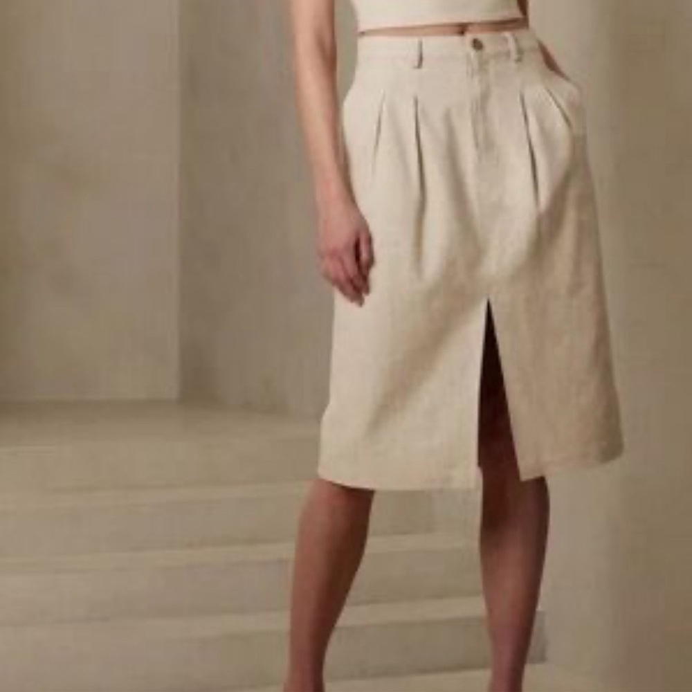 Linen-Blend Herringbone Midi Skirt |
Banana Republic Factory .